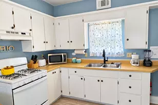 261 Hughes St, Manistee, MI 49660 - Photo 33