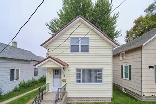 711 Ramsdell St, Manistee, MI 49660 - Photo 1