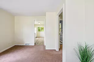 597 S Wagner Rd, Ann Arbor, MI 48103 - Photo 9