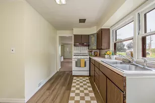 597 S Wagner Rd, Ann Arbor, MI 48103 - Photo 13
