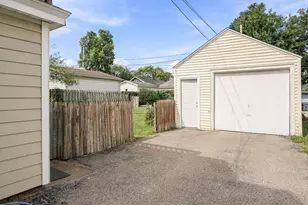 821 Lewis Ave, Saint Joseph, MI 49085 - Photo 33