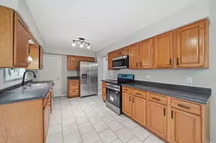 2520 Lanier Ct, Lansing, MI 48911 - Photo 13