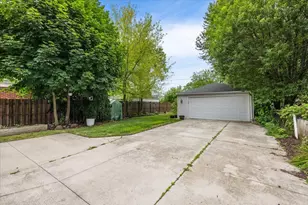 23831 Deziel St, Saint Clair Shores, MI 48082 - Photo 17