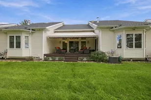 10176 Clarkshire Ct, South Lyon, MI 48178 - Photo 5