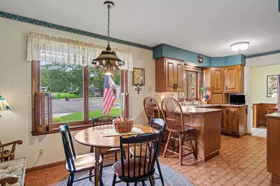 5095 Hillwood Court SE, Kentwood, MI 49508 - Photo 9