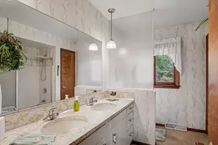 5095 Hillwood Ct SE, Kentwood, MI 49508 - Photo 11