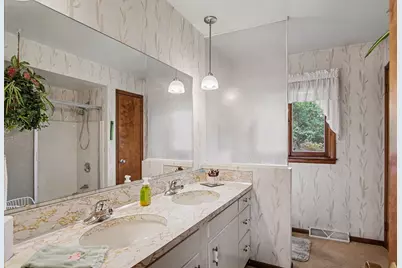 5095 Hillwood Court SE, Kentwood, MI 49508 - Photo 13