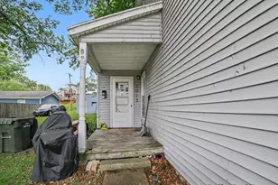 2063 Lakeshore Dr, Muskegon, MI 49441 - Photo 5