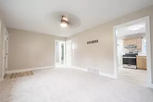 91 S Cedar Ave S, Battle Creek, MI 49037 - Photo 5