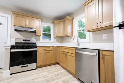 91 S Cedar Avenue S, Battle Creek, MI 49037 - Photo 7