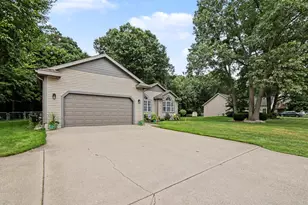 3672 Whispering Woods Dr, Muskegon, MI 49444 - Photo 3