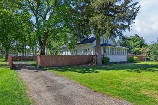 1536 E Nickerson Ave, Benton Harbor, MI 49022 - Photo 1