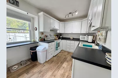 1027 N Rath Avenue, Ludington, MI 49431 - Photo 9