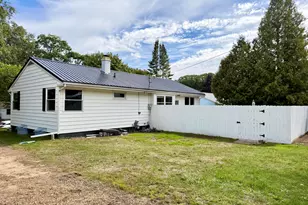 1027 N Rath Ave, Ludington, MI 49431 - Photo 3