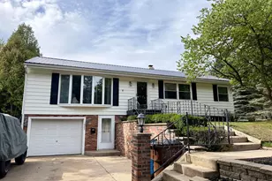 1027 N Rath Ave, Ludington, MI 49431 - Photo 1