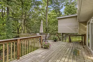 104 Glenn St, Allegan, MI 49010 - Photo 11