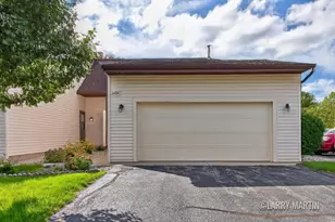 2752 Stonebluff Dr SW, Wyoming, MI 49519 - Photo 1