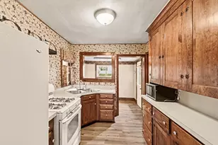 310 Fleming St, Howell, MI 48843 - Photo 7