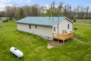 2340 E Mosherville Rd, Jonesville, MI 49250 - Photo 23
