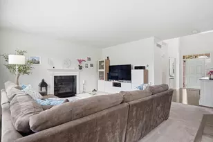 21222 Laurelwood Ct, Farmington, MI 48336 - Photo 11