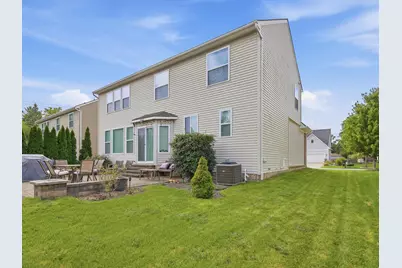 21222 Laurelwood Court, Farmington, MI 48336 - Photo 5
