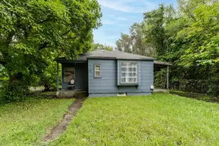 411 N Fair Ave, Benton Harbor, MI 49022 - Photo 1