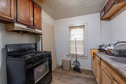 411 N Fair Avenue, Benton Harbor, MI 49022 - Photo 5
