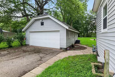 635 S Saint Joseph Avenue, Niles, MI 49120 - Photo 3