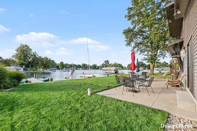 8245 Indian Shores Drive, Howard City, MI 49329 - Photo 9