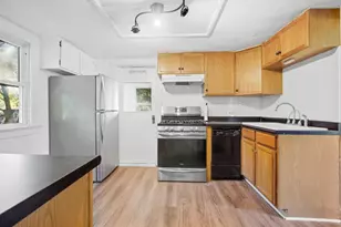 105 Clifton Pl, Battle Creek, MI 49017 - Photo 5