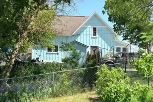 164 Monroe St, Manistee, MI 49660 - Photo 23