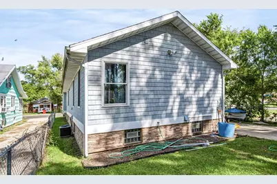 680 E Empire Avenue, Benton Harbor, MI 49022 - Photo 11