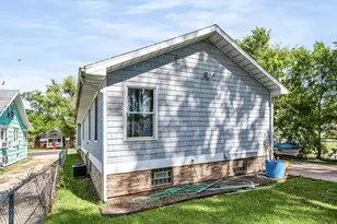 680 E Empire Ave, Benton Harbor, MI 49022 - Photo 11