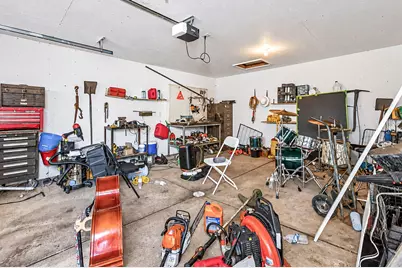 680 E Empire Avenue, Benton Harbor, MI 49022 - Photo 31