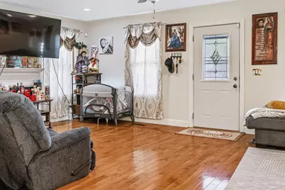680 E Empire Avenue, Benton Harbor, MI 49022 - Photo 15