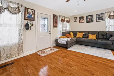 680 E Empire Avenue, Benton Harbor, MI 49022 - Photo 13