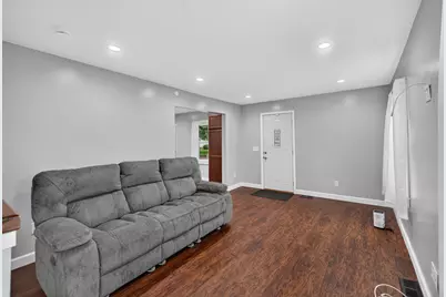 555 N Pleasant Street, Jackson, MI 49202 - Photo 13