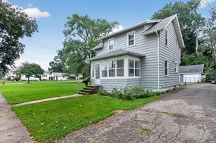555 N Pleasant St, Jackson, MI 49202 - Photo 1