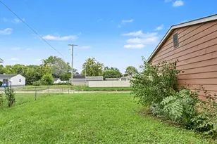 6701 Dana Ln, Flint, MI 48504 - Photo 9