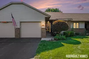 1731 Lakeview Dr, Zeeland, MI 49464 - Photo 1
