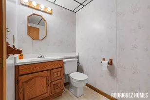 1731 Lakeview Dr, Zeeland, MI 49464 - Photo 21