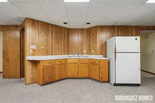1731 Lakeview Dr, Zeeland, MI 49464 - Photo 19