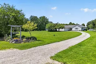 22175 Pratt Rd, Armada, MI 48005 - Photo 5