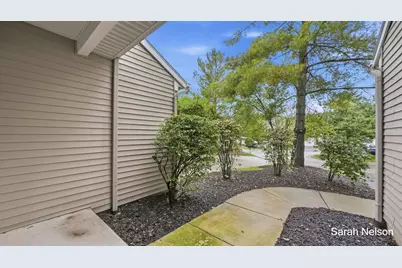 5933 E Lyn Haven Drive SE, Kentwood, MI 49512 - Photo 5