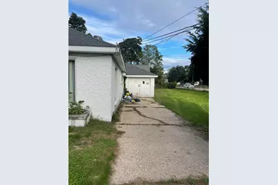 2124 Roos Avenue SW, Wyoming, MI 49509 - Photo 3
