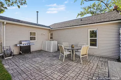 297 W 30th Street, Holland, MI 49423 - Photo 21