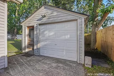 297 W 30th Street, Holland, MI 49423 - Photo 19