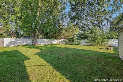 297 W 30th Street, Holland, MI 49423 - Photo 23