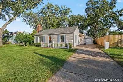 297 W 30th Street, Holland, MI 49423 - Photo 3