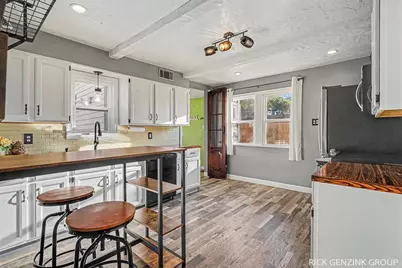 297 W 30th Street, Holland, MI 49423 - Photo 11